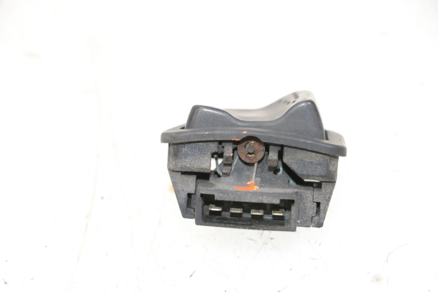 photo de HEADLIGHT HIGH BEAM SWITCH PIAGGIO X8 125 (2004 - 2007) - Alternative perspective