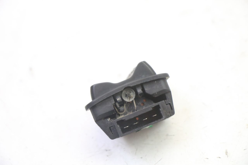 photo de HEADLIGHT HIGH BEAM SWITCH PIAGGIO X9 EVOLUTION 125 (2003 - 2007) - Zoom on usage condition