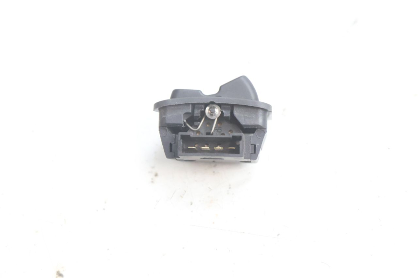 photo de HEADLIGHT HIGH BEAM SWITCH PIAGGIO X9 EVOLUTION 125 (2003 - 2007) - Zoom on usage condition