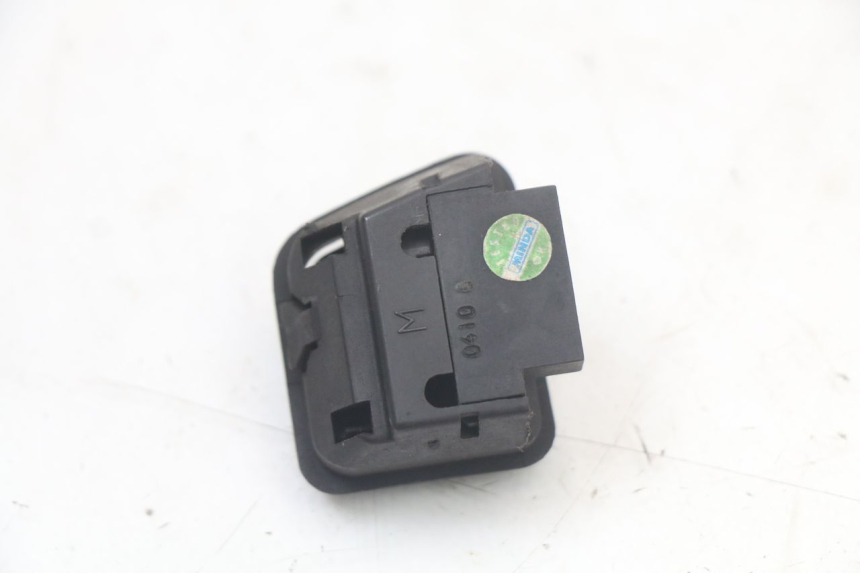 photo de HEADLIGHT HIGH BEAM SWITCH PIAGGIO XEVO - X EVO 125 (2007 - 2017) - Alternative perspective