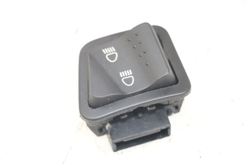 photo de HEADLIGHT HIGH BEAM SWITCH PIAGGIO ZIP 2T 50 (2009 - 2019) - Main view