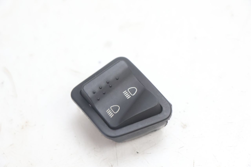 photo de HEADLIGHT HIGH BEAM SWITCH PIAGGIO ZIP 2T 50 (2009 - 2019) - Main view