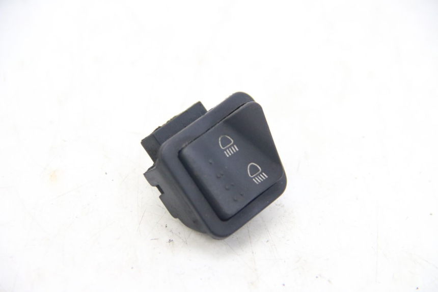photo de HEADLIGHT HIGH BEAM SWITCH PIAGGIO ZIP 4T 50 (2018 - 2020) - Main view