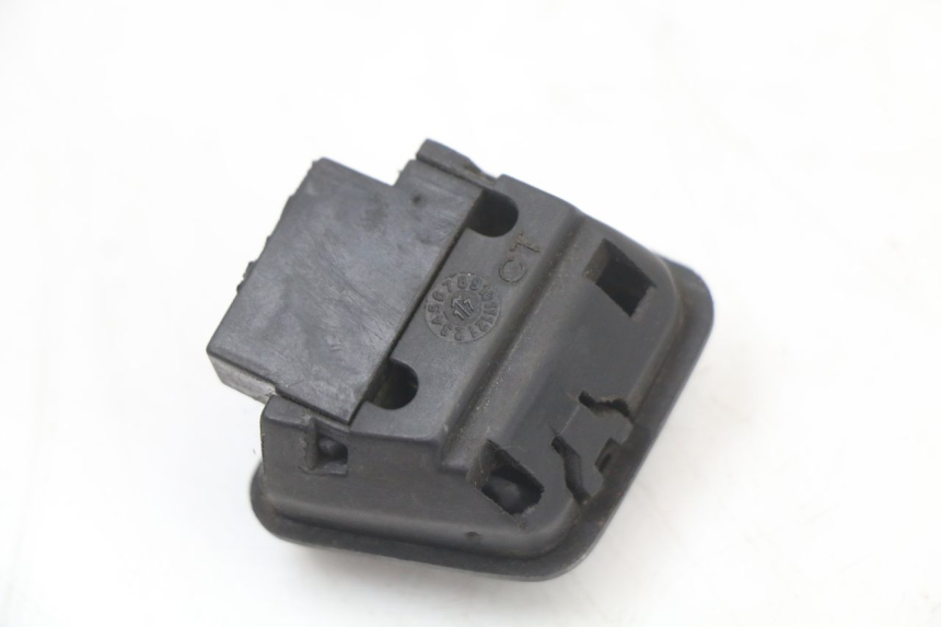 photo de HEADLIGHT HIGH BEAM SWITCH PIAGGIO ZIP 4T 50 (2018 - 2020) - Technical close-up