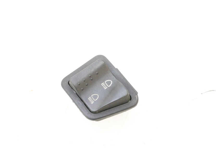photo de HEADLIGHT HIGH BEAM SWITCH PIAGGIO ZIP 4T 50 (2018 - 2020) - Main view