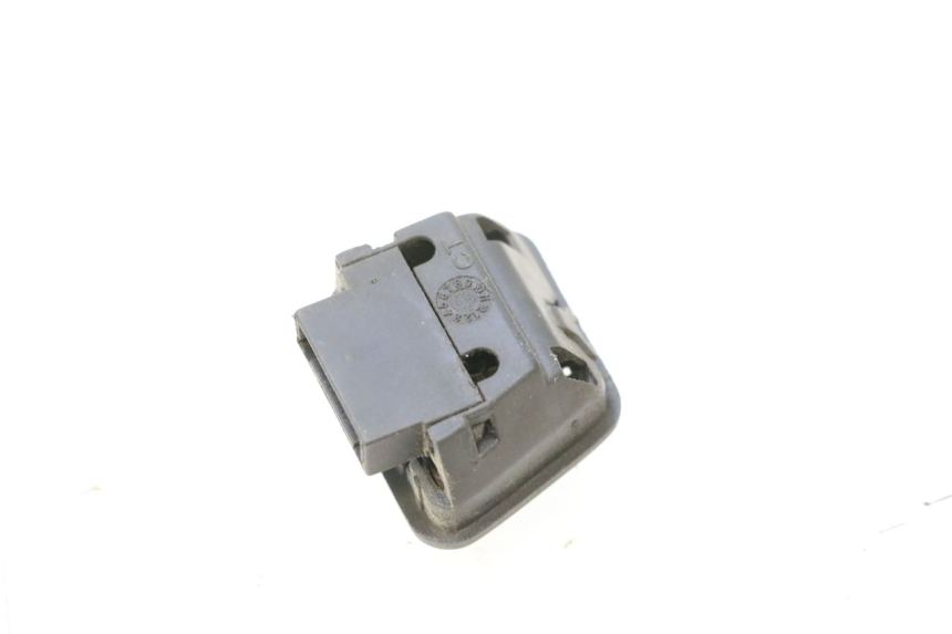 photo de HEADLIGHT HIGH BEAM SWITCH PIAGGIO ZIP 4T 50 (2018 - 2020) - Zoom on usage condition