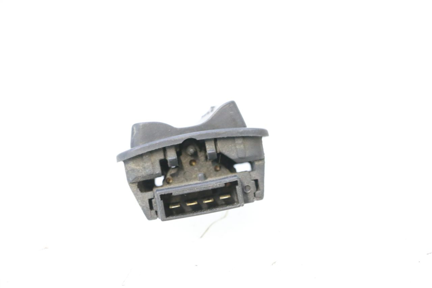 photo de HEADLIGHT HIGH BEAM SWITCH PIAGGIO ZIP 4T 50 (2018 - 2020) - Alternative perspective