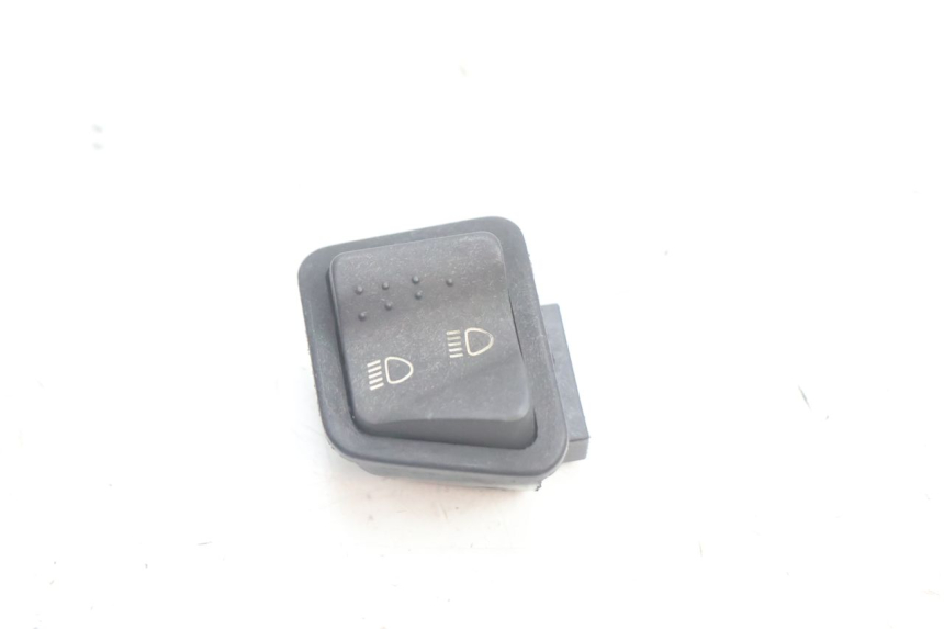 photo de HEADLIGHT HIGH BEAM SWITCH PIAGGIO ZIP 4T 50 (2018 - 2020) - Main view