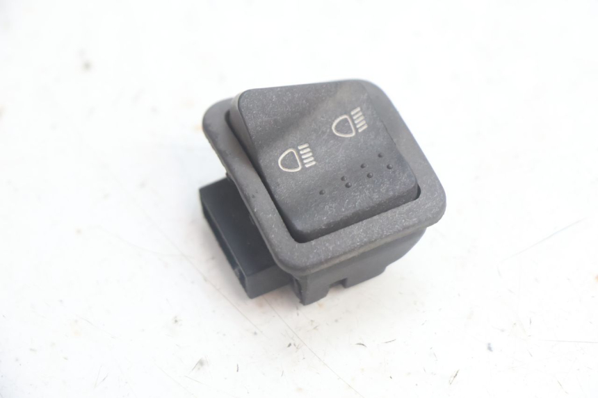 photo de HEADLIGHT SWITCH PIAGGIO ZIP IGET 4T 50 (2021 - 2023) - Component detail