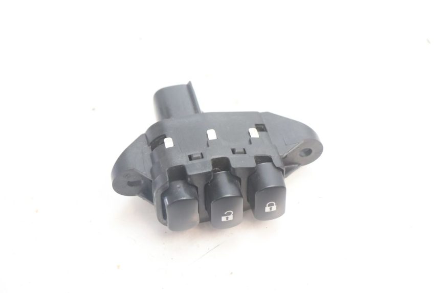photo de SWITCH HARLEY DAVIDSON ROAD GLIDE FLTRXSE 1920 (2018 - 2022) - Component detail