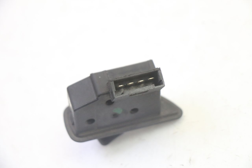 photo de ROLL LOCK SWITCH PIAGGIO MP3 LT 300 (2010 - 2016) - Alternative perspective