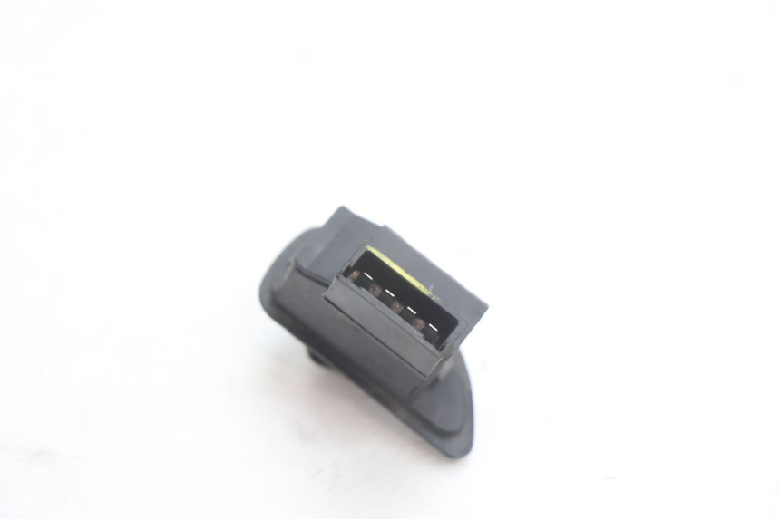 photo de ROLL LOCK SWITCH PIAGGIO MP3 LT 300 (2010 - 2016) - Alternative perspective