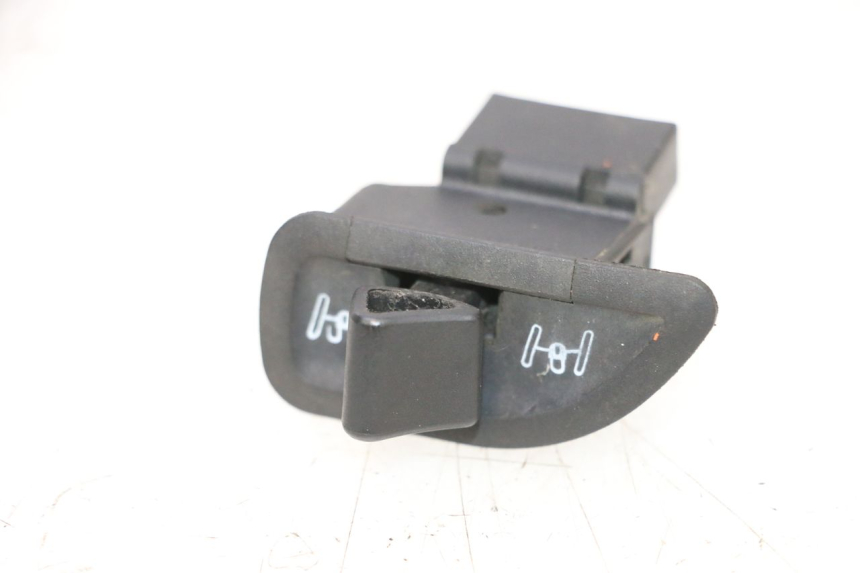 photo de HANDLEBAR ROLL LOCK PIAGGIO MP3 RL 250 (2006 - 2010) - Main view