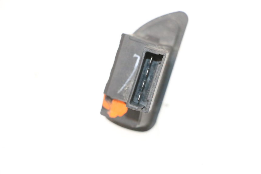 photo de HANDLEBAR ROLL LOCK PIAGGIO MP3 RL 250 (2006 - 2010) - Component detail