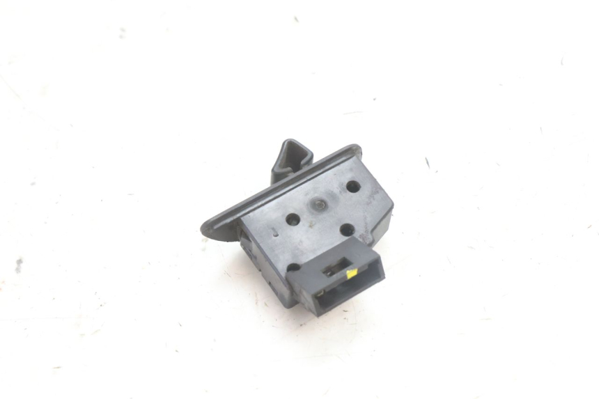 photo de ROLL LOCK SWITCH PIAGGIO MP3 500 (2016 - 2018) - Zoom on usage condition