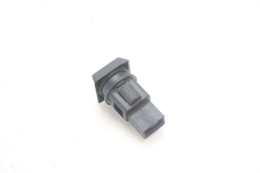 photo de FUEL FLAP SWITCH PIAGGIO MP3 HPE 530 (2022 - 2026) - Zoom on usage condition