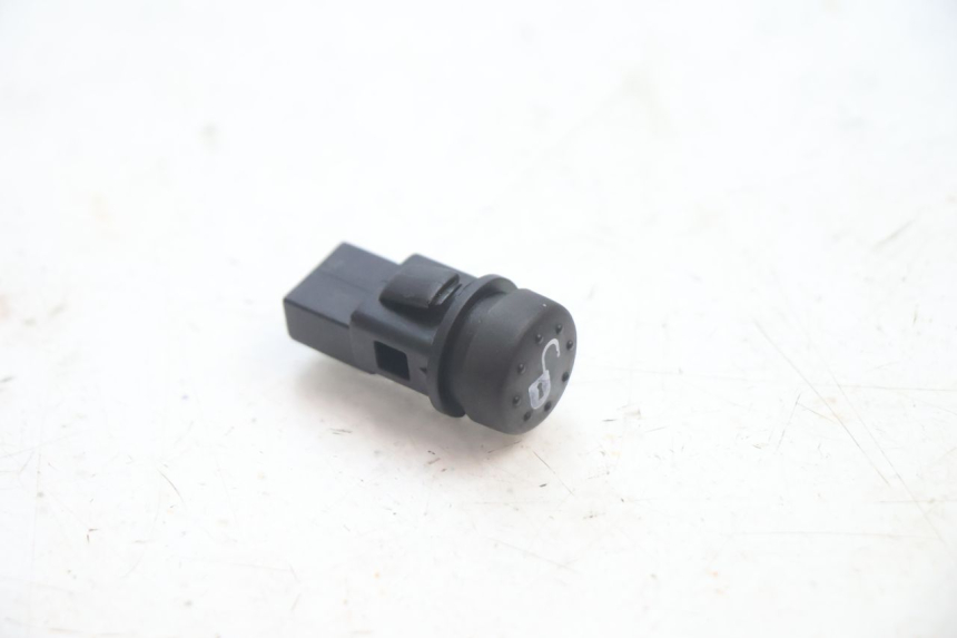 photo de SWITCH PIAGGIO X9 EVOLUTION 125 (2003 - 2007) - Component detail