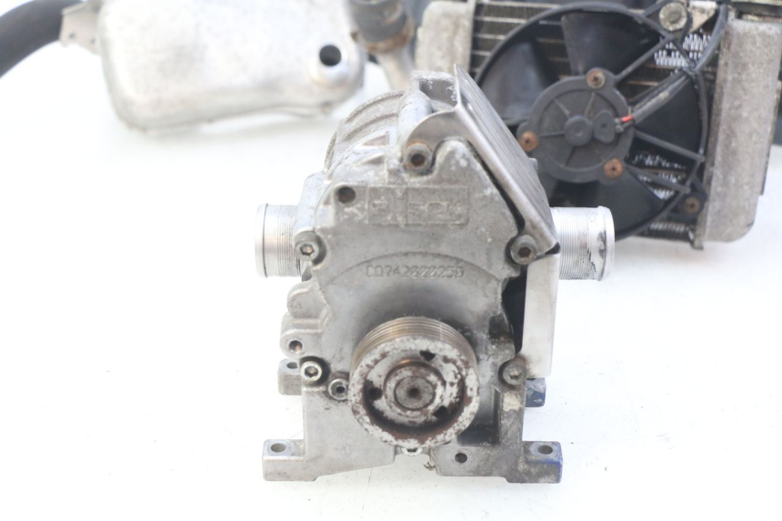 photo de COMPRESSOR PEUGEOT SATELIS COMPRESSOR K15 125 (2006 - 2009) - Focus on structure