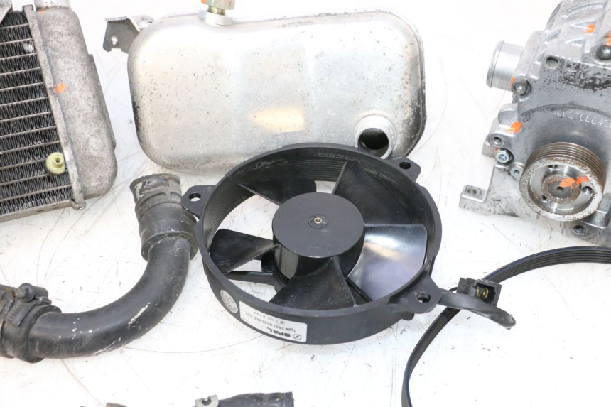photo de COMPRESSOR PEUGEOT SATELIS COMPRESSOR K15 125 (2006 - 2009) - Technical close-up