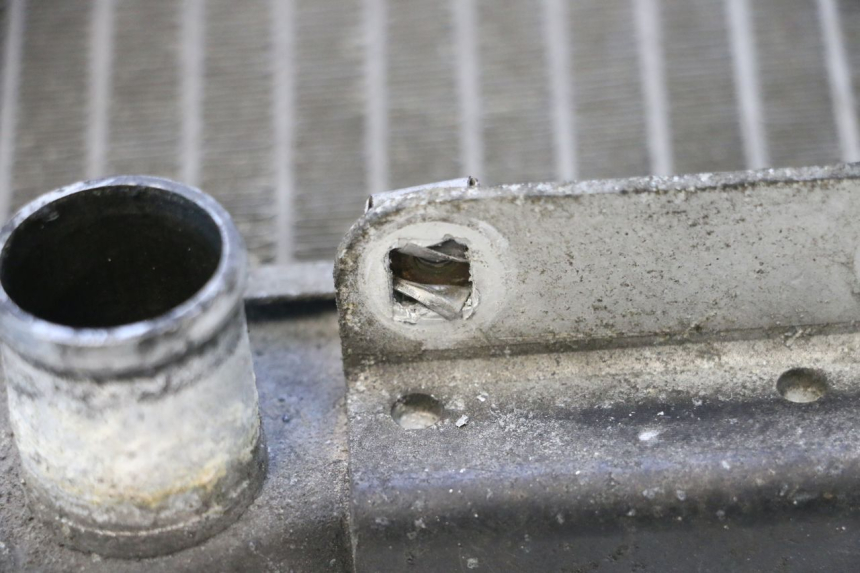 photo de COMPRESSOR PEUGEOT SATELIS COMPRESSOR K15 125 (2006 - 2009) - Alternative perspective