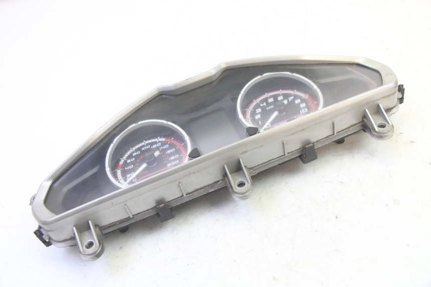 photo de SPEEDOMETER QUADRO 4 4D 350 (2015 - 2018) - Fixing points details