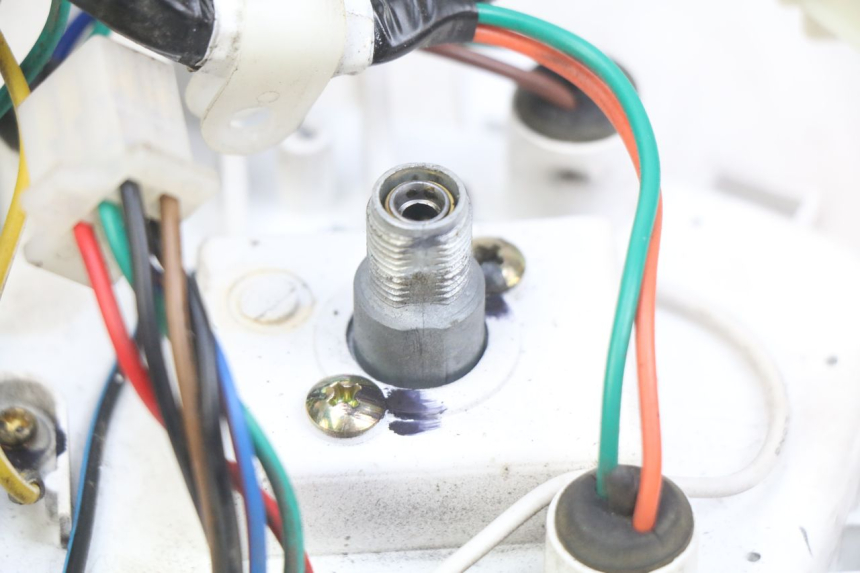 photo de SPEEDOMETER KYMCO AGILITY 16+ 4T 50 (2018 - 2023) - Technical close-up