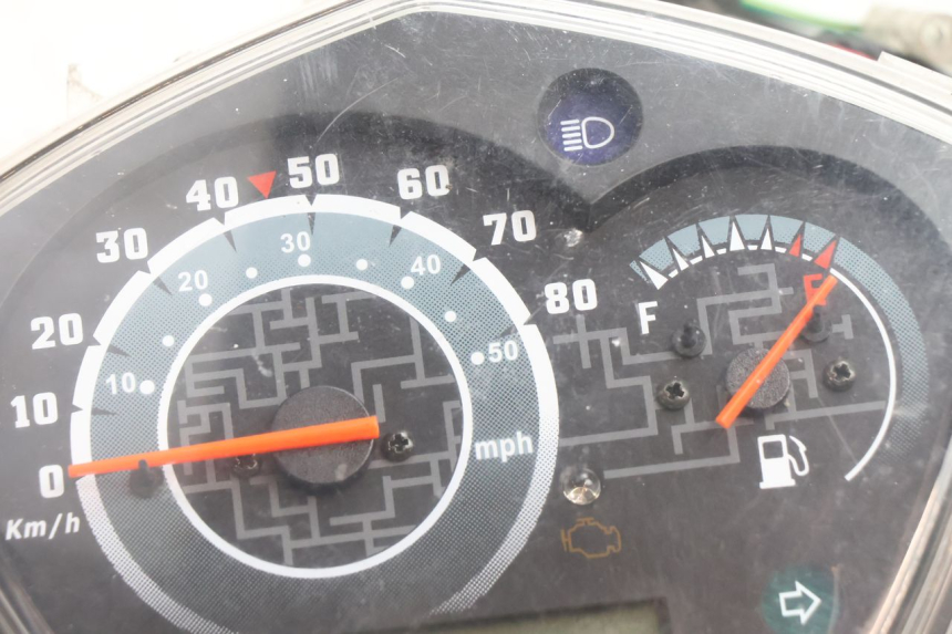 photo de SPEEDOMETER KYMCO AGILITY 16+ 4T 50 (2018 - 2023) - Alternative perspective