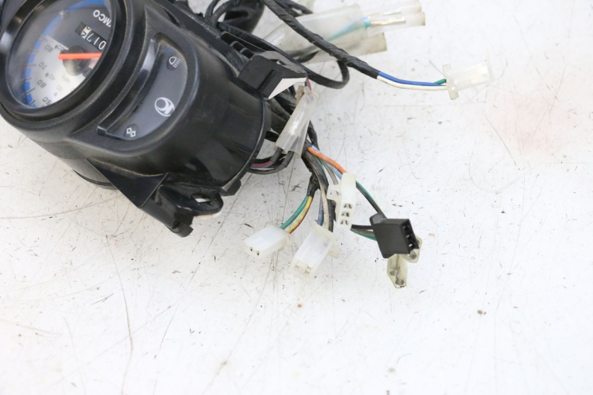 photo de SPEEDOMETER KYMCO AGILITY 4T 50 (2018 - 2022) - Alternative perspective