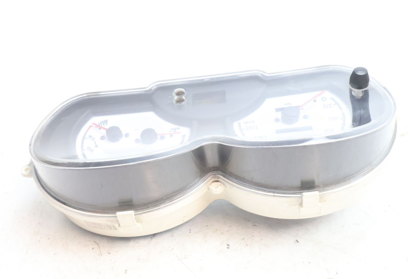 photo de SPEEDOMETER APRILIA ATLANTIC S 125 (2010 - 2013) - Fixing points details