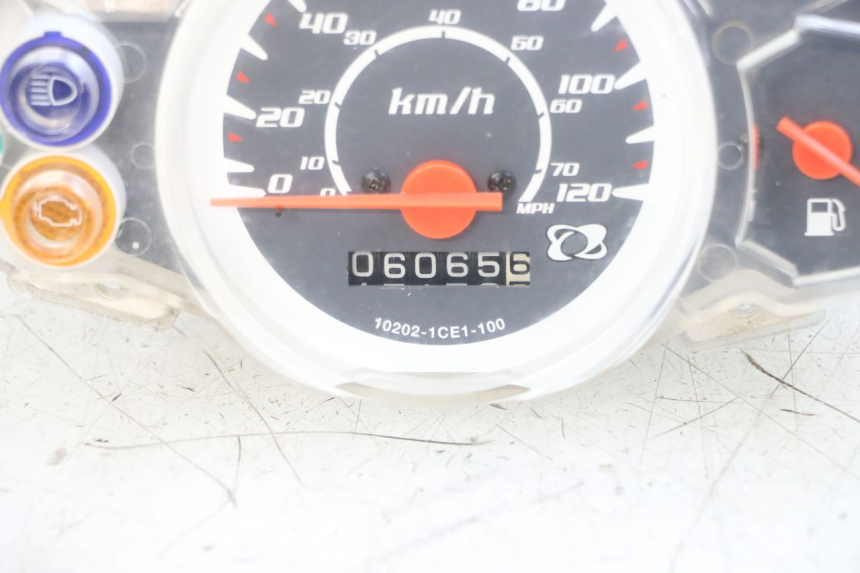 photo de SPEEDOMETER YAMAHA BW'S BWS 125 (2010 - 2013) - Alternative perspective