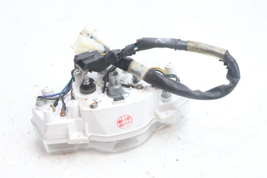 photo de SPEEDOMETER YAMAHA BW'S BWS 125 (2010 - 2013) - Surface and material condition