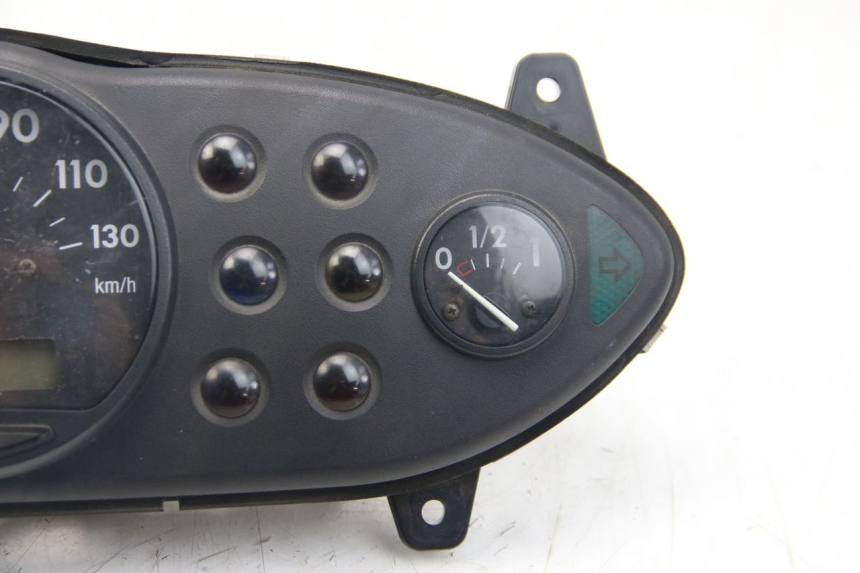 photo de SPEEDOMETER BMW C1 125 (2000 - 2003) - Fixing points details