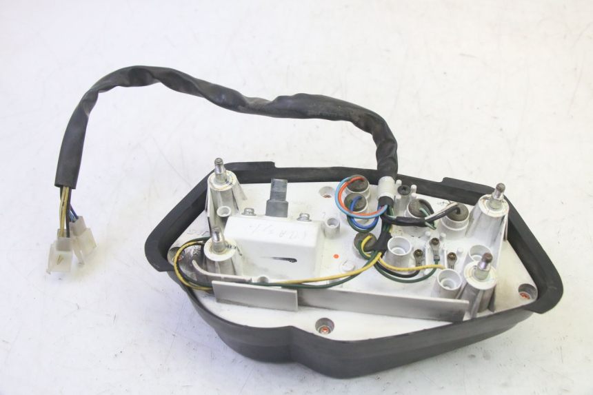 photo de SPEEDOMETER HONDA CBF 125 (2009 - 2015) - Surface and material condition