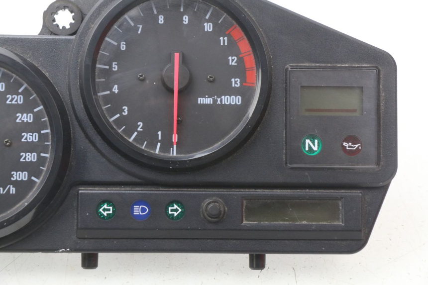 photo de SPEEDOMETER HONDA CBR 919 RR FIREBLADE 900 (1998 - 1999) - Surface and material condition