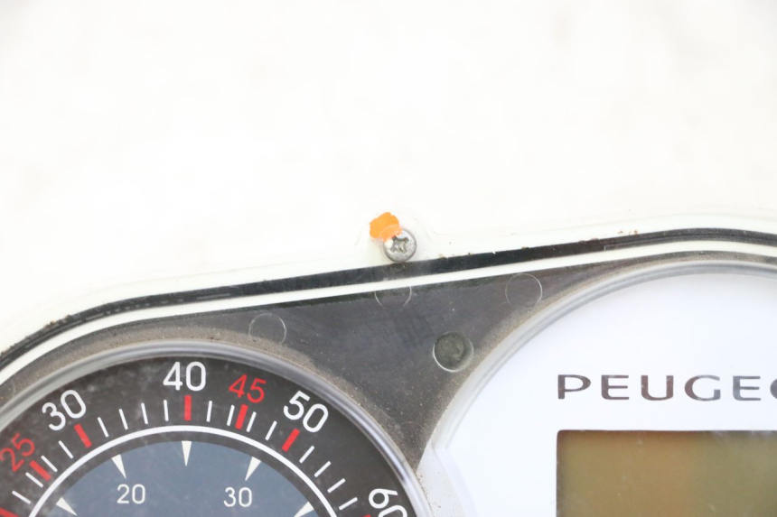 photo de SPEEDOMETER PEUGEOT CITYSTAR 50 (2013 - 2017) - Focus on structure