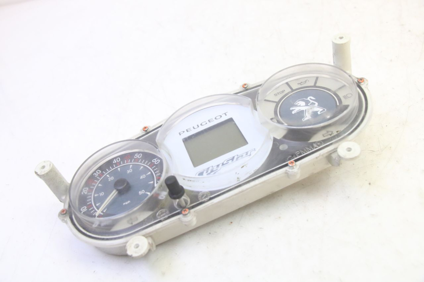 photo de SPEEDOMETER PEUGEOT CITYSTAR 50 (2013 - 2017) - Fixing points details