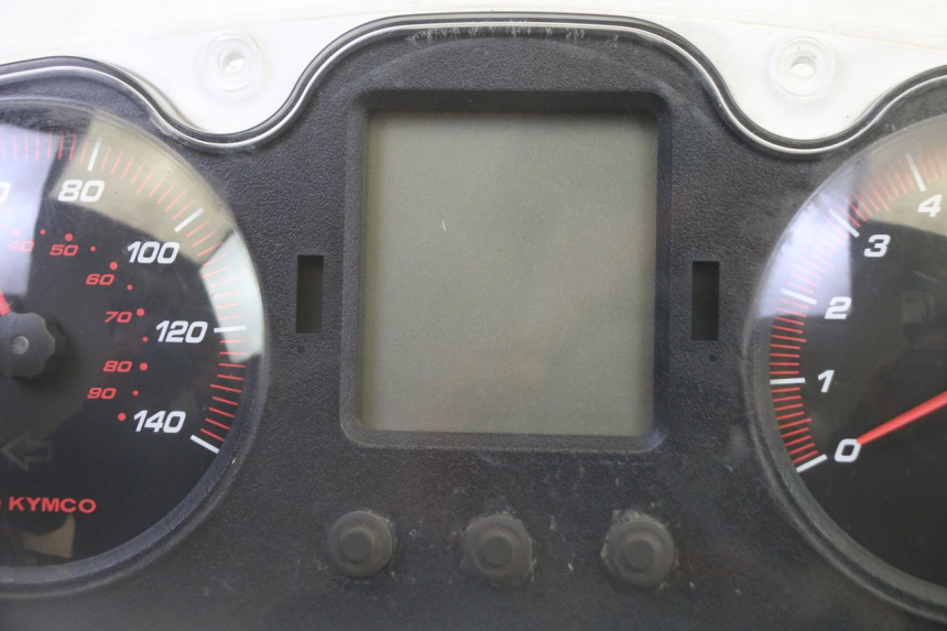 photo de SPEEDOMETER KYMCO DINK STREET 125 (2009 - 2014) - Zoom on usage condition