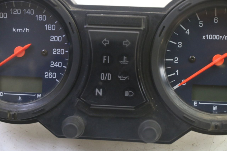 photo de SPEEDOMETER SUZUKI DL V STROM 1000 (2002 - 2007) - Zoom on usage condition
