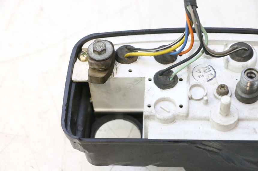 photo de SPEEDOMETER SUZUKI DR S 600 (1985 - 1989) - Surface and material condition