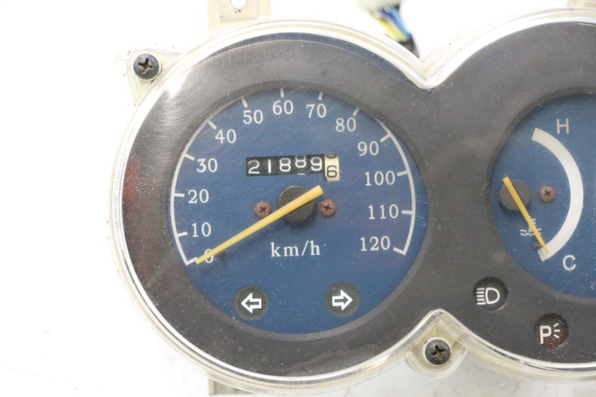 photo de SPEEDOMETER CF MOTO E-CHARM 125 (2005 - 2008) - Focus on structure