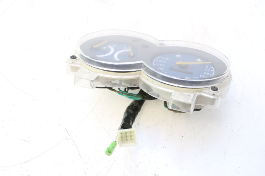 photo de SPEEDOMETER CF MOTO E-CHARM 125 (2005 - 2008) - Surface and material condition
