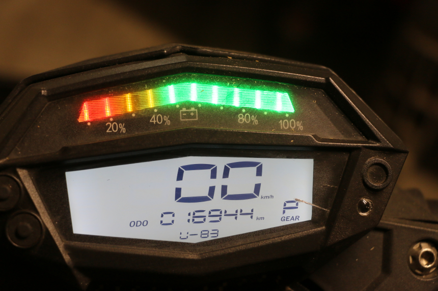 photo de SPEEDOMETER EBROH BRAVO GLE 1 (2020 - 2024) - Zoom on usage condition