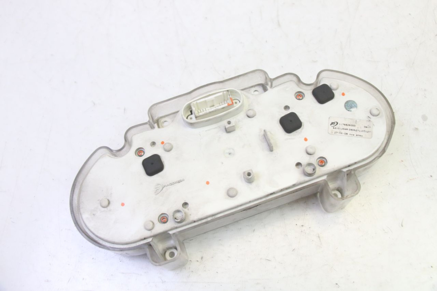 photo de SPEEDOMETER PEUGEOT ELYSTAR 50 (2002 - 2014) - Surface and material condition