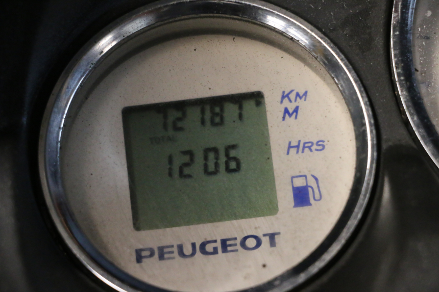 photo de SPEEDOMETER PEUGEOT ELYSTAR 50 (2002 - 2014) - Zoom on usage condition