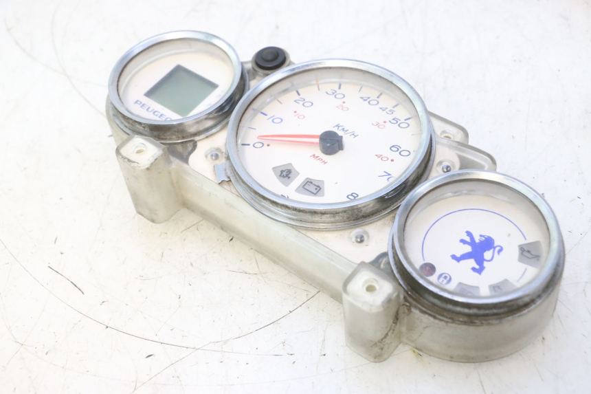 photo de SPEEDOMETER PEUGEOT ELYSTAR 50 (2002 - 2014) - Surface and material condition