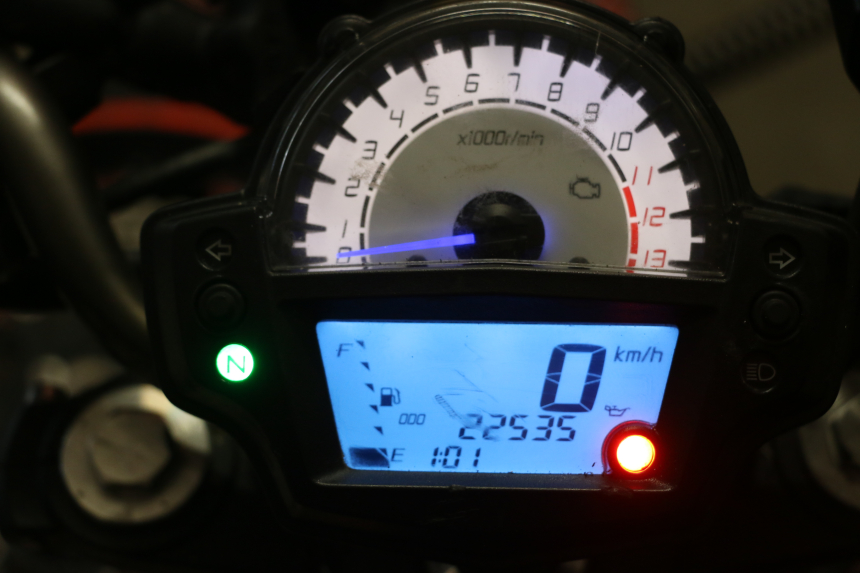 photo de SPEEDOMETER KAWASAKI ER-6 ER6 N 650 (2012 - 2016) - Zoom on usage condition