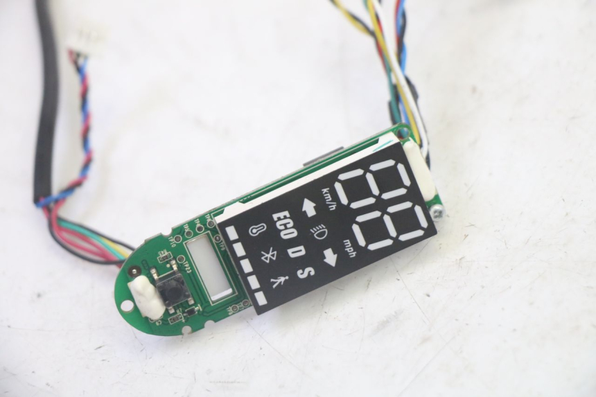 photo de SPEEDOMETER SEGWAY NINEBOT F65I 1 - Technical close-up