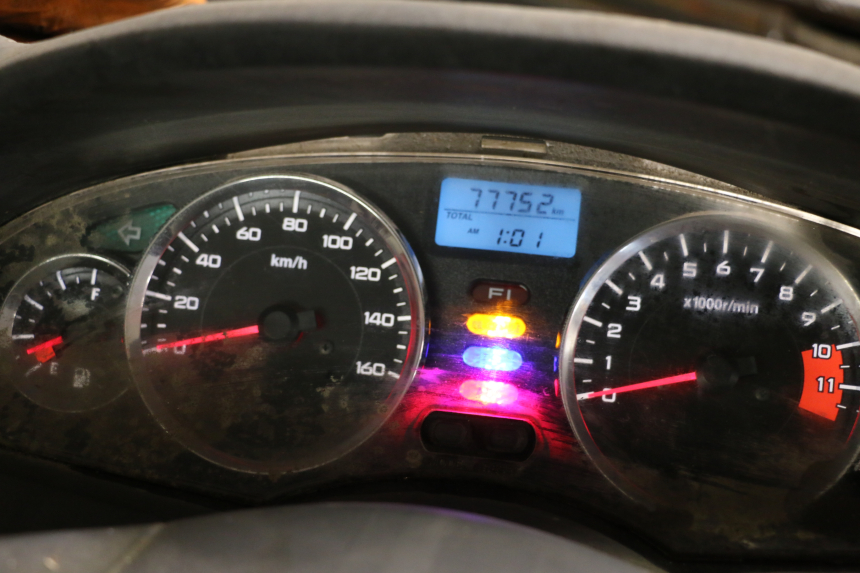 photo de SPEEDOMETER HONDA FES S-WING SWING ABS 125 (2007 - 2015) - Zoom on usage condition