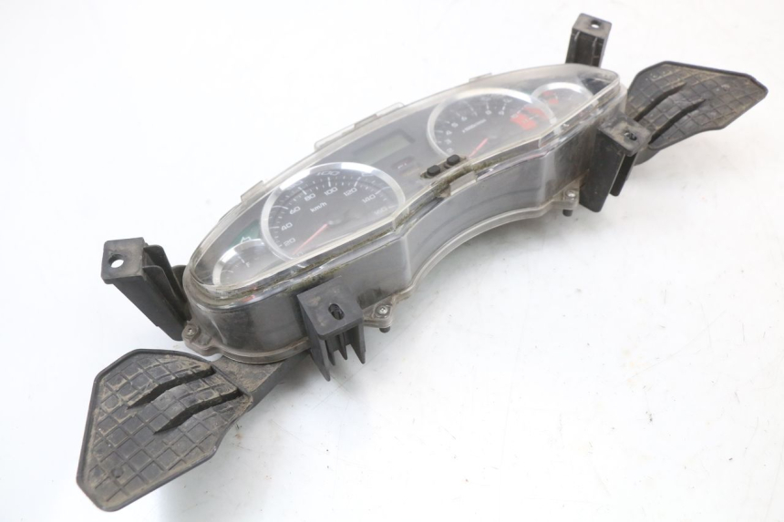 photo de SPEEDOMETER HONDA FES S-WING SWING ABS 125 (2007 - 2015) - Fixing points details