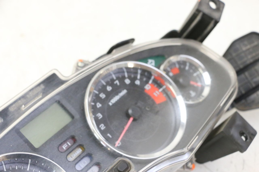photo de SPEEDOMETER HONDA FES S-WING SWING ABS 125 (2007 - 2015) - Component detail